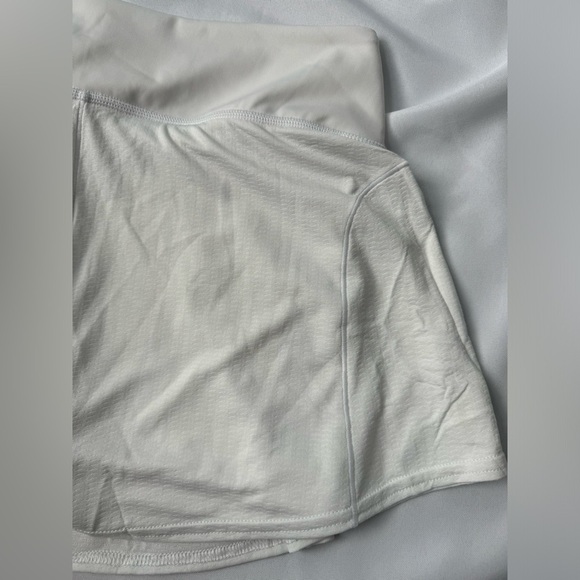 adidas Women's Pleated Skort Size medium NWT - Picture 2 of 6